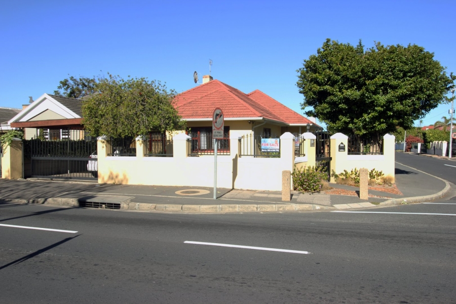 3 Bedroom Property for Sale in Plumstead Western Cape